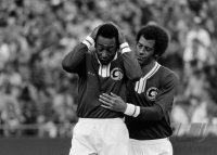Fussball: Carlos Alberto und Pele (beide, Cosmos New York)