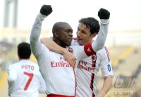 FUSSBALL SERIE A:  JUBEL Clarence Seedorf, Mark Van Bommel (v. li., AC Mailand)