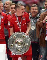 Fussball, 1. Bundesliga  Saison 13/14: Jubel FC Bayern Muenchen mit Schale