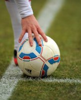 Fussball 1. Bundesliga, Saison 2011/2012: DER ADIDAS TORFABRIK Spielball wird zur Ecke gelegt