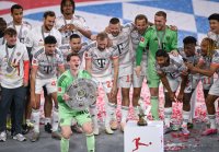 Fussball 1. Bundesliga 24/25: FC Bayern Muenchen feiert die 34. Deutschen Meisterschaft