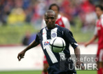 Fussball 1. Bundesliga:Bayern-Hertha, Gilberto am Ball