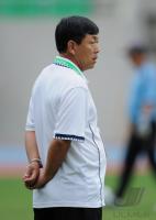 FUSSBALL INTERNATIONAL: Trainer Kim Jong Hun (Nordkorea)