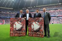 Fussball 1. Bundesliga : v. li., Tom Bender (DFL Geschaeftsfuehrer), Manager Dieter Hoeness (VfL Wolfsburg), Christian Seifert (Vorsitzender der Geschaeftsfuehrung der DFL), Vorstandsvorsitzender Karl Heinz Rummenigge (FC Bayern Muenchen)