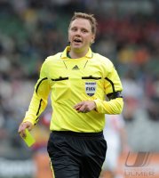 Fussball U21-EURO 2011 Halbfinale:  Schiedsrichter  Markus Stroembergsson (SWE)
