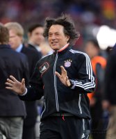 FUSSBALL INTERNATIONAL CHL HALBFINALE 12/13: Mannschaftsarzt Hans-Wilhelm Mueller-Wohlfahrt (FC Bayern Muenchen)