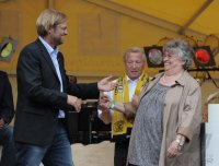 FUSBALL  Meistertrainer Klopp  (BVB Dortmund)  beim Empfang im Heimatort  Glatten