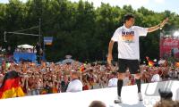 FUSSBALL EURO 2008: Deutsche Nationalmannschaft am Brandenburger Tor Berlin