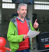 Oberbuergermeister Palmer nimmt die Radgarage am Tuebinger Hauptbahnhof in Betrieb