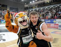 Basketball  1. Bundesliga  11/12  Walter Tigers Tuebingen - LTI Giessen 46ers