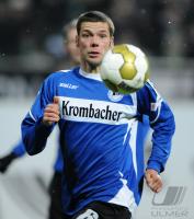 FUSSBALL, 1. BUNDESLIGA: Bielefeld, BOLLMANN Einzelaktion