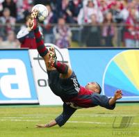 Spielszene FCB  - 1860 Fallrueckzieher; Giovane Elber (FCB)