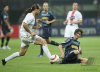 Fussball CHL Mailand-Rangers; Zweikampf