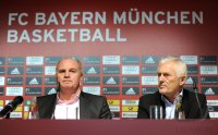 Basketball 1. Bundesliga 2011/2012:  Praesident Uli Hoeness , Bernd Rauch (v. li., FC Bayern Muenchen)