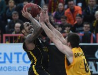 Basketball 1. Bundesliga 14/15 Hauptrunde: Walter Tigers Tuebingen - MHP RIESEN Ludwigsburg