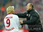 Wolf gibt Anweisungen an Driller