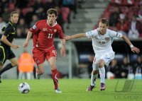 Fussball U21-EURO 2011 Halbfinale:  Admir Mehmedi (li, Schweiz) gegen Jan Chramosta (re, Tschechische Republik)