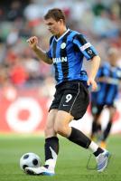 Fussball 1. Bundesliga: Wolfsburg, DZEKO Einzelaktion am Ball