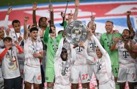 Fussball 1. Bundesliga 24/25: FC Bayern Muenchen feiert die 34. Deutschen Meisterschaft