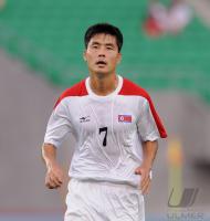 FUSSBALL INTERNATIONAL: Kim Myong Won  (Nordkorea)