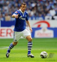 FUSSBALL, 1. BUNDESLIGA, 33. Spieltag: Schalke, SCHMITZ Einzelaktion