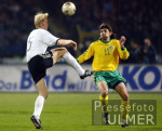 Fussball - EM-Qualifikation: Deutschland - Litauen, Zweikampf