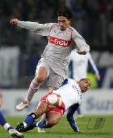 Fussball 1. Bundesliga: Hamburg - Stuttgart, Zweikampf