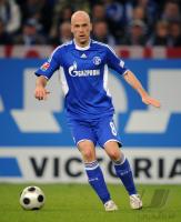 FUSSBALL 1. BUNDESLIGA: Schalke: ERNST Einzelaktion