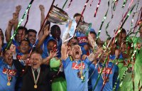 Fussball Supercoppa Italia Finale 2014 in Doha: JUBEL SSC Neapel
