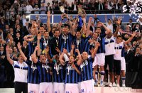 FUSSBALL SERIE A:  JUBEL MIT POKAL Inter Teamfoto