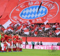 Fussball 1. Bundesliga Saison 16/17: FC Bayern Muenchen - FC Schalke 04