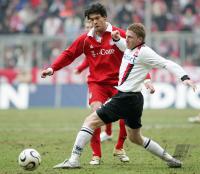 Fussball 1. Bundesliga: Bayern Muenchen - Eintracht Frankfurt, Zweikampf