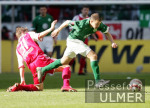 Fussball 1. Bundesliga: Wolfsburg - Bayern, Zweikampf