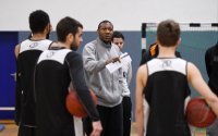 Basketball 1. Bundesliga 15/16 Hauptrunde: Trainer Tyron McCoy (Walter Tigers Tuebingen)