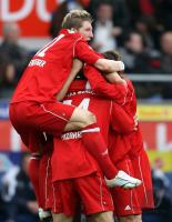 Fussball 1. Bundesliga: Duisburg - Bayern, Jubel SCHWEINSTEIGER