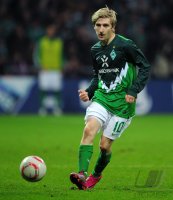 Fussball: 1. Bundesliga Saison 2010/2011: Werder Bremen, MARIN am Ball