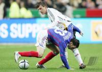 Fussball Nationalmannschaft: Frankreich - Deutschland, Zweikampf