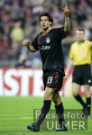 Fussball UCL, Bayern BALLACK zeigend