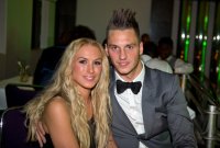 Fussball, 1. Bundesliga Saison 2012/2013: Marko Arnautovic posiert mit Ehefrau Sarah