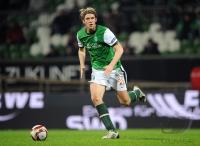 FUSSBALL, EUROPA LEAGUE GRUPPENPHASE: Bremen, NIEMEYER Einzelaktion am Ball