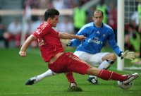 Fussball 1. Bundesliga, Saison 2011/2012:  TOR von Mario Gomez (li, FC Bayern Muenchen) gegen Jaroslav Drobny (re, Hamburger SV)