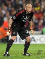 FUSSBALL INTERNATIONAL  CHL Viertelfinale 11/12:  Torwart Christian Abbiati (AC Mailand)