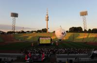 FUSSBALL WM 2010, Public Viewing im Olympiastadion MuenchenFUSSBALL WM 2010, VORRUNDE: Deutschland - Serbien