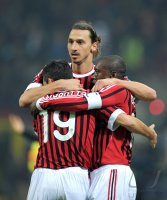 Fussball CHL  Saison 2011/2012: Gianluca Zambrotta, Zlatan Ibrahimovic , Clarence Seedorf (v. li., AC Mailand)