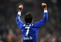 Fussball DFB Pokal 10/11 : JUBEL nach dem Sieg Raul (FC Schalke 04)