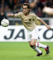 Fussball 1. Bundesliga: Bayern, KARIMI Einzelaktion am Ball