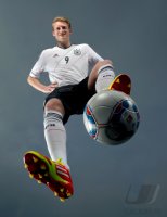 Andre SCHUERRLE (Deutschland) posiert im exklusiven Pressefoto ULMER Shooting im Nationaltrikot