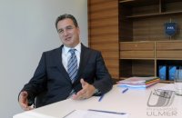 Fussball  International:  Michael J. Garcia (USA)