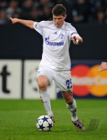 Fussball: Champions League, Saison 2010/2011: Schalke, HUNTELAAR Einzelaktion