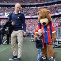 Fussball 1. Bundesliga Saison 14/15: FC Bayern Muenchen - Eintracht Frankfurt